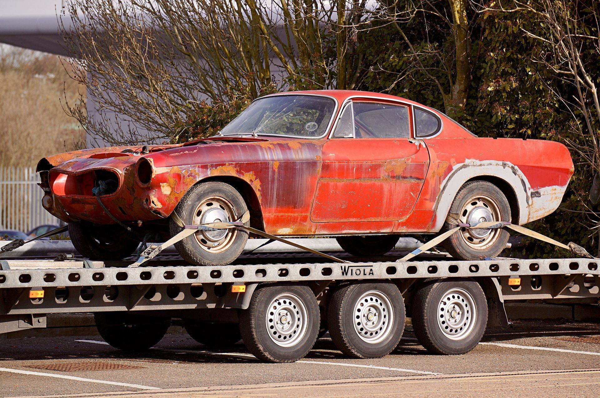 Safety First: Emergency Car Recovery Tips