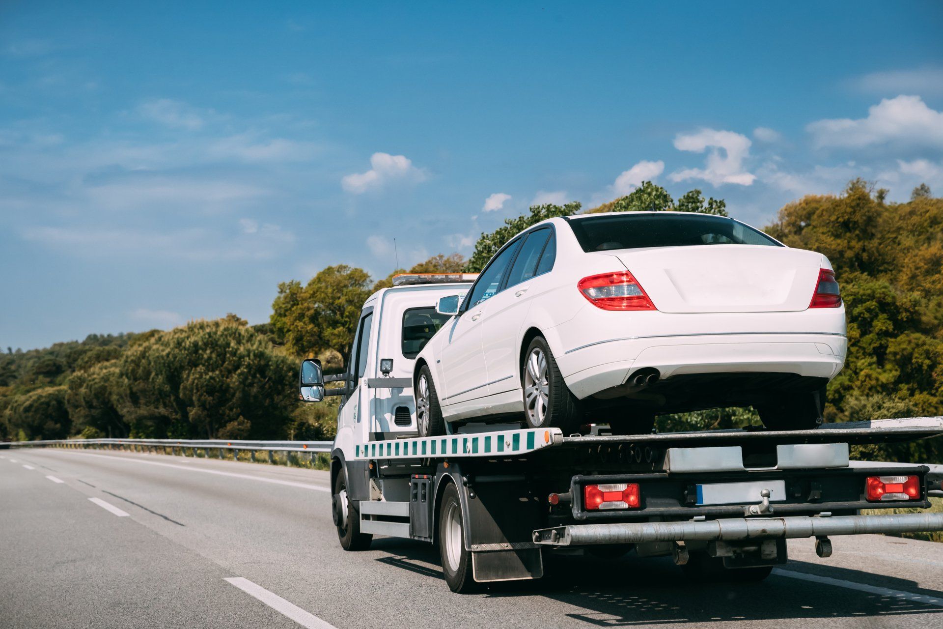 Dangerous Places to Avoid Parking While Waiting for Towing